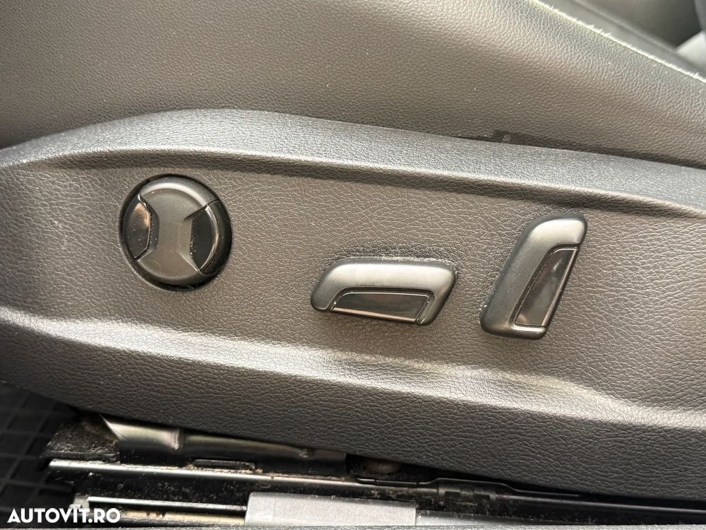 Volkswagen Golf 2.0 TDI DPF BMT DSG Highline - 40