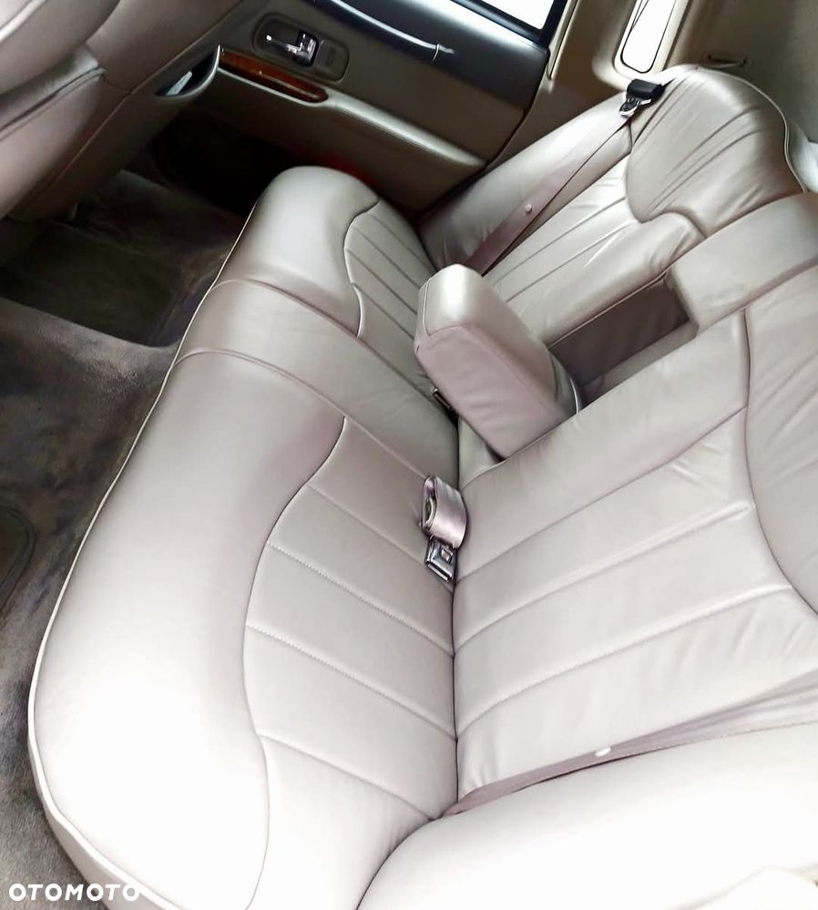 Lincoln Town Car - 10