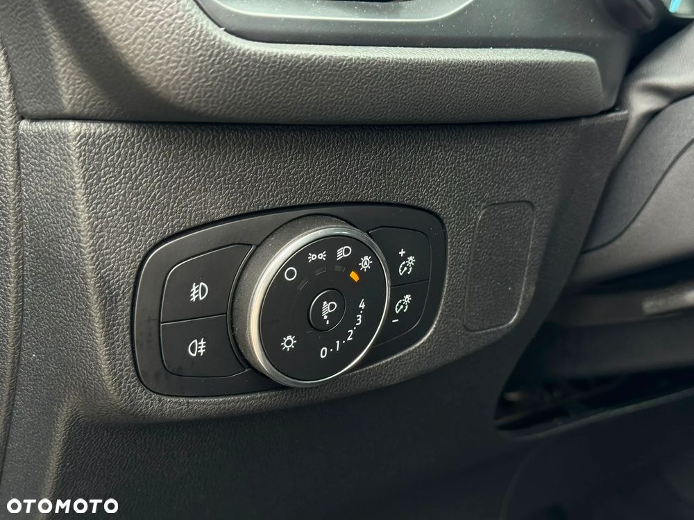 Ford Focus SW 1.0 EcoBoost Hybrid TITANIUM X - 28