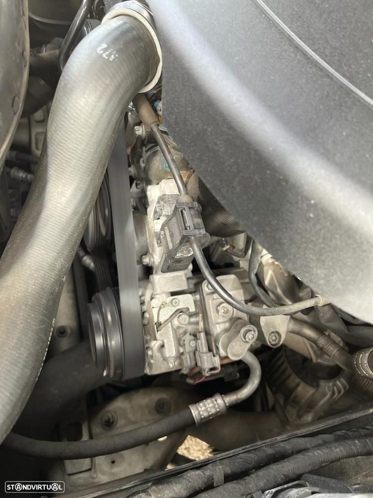 Mercedes-Benz E 200 BlueTEC Avantgarde Auto - 25