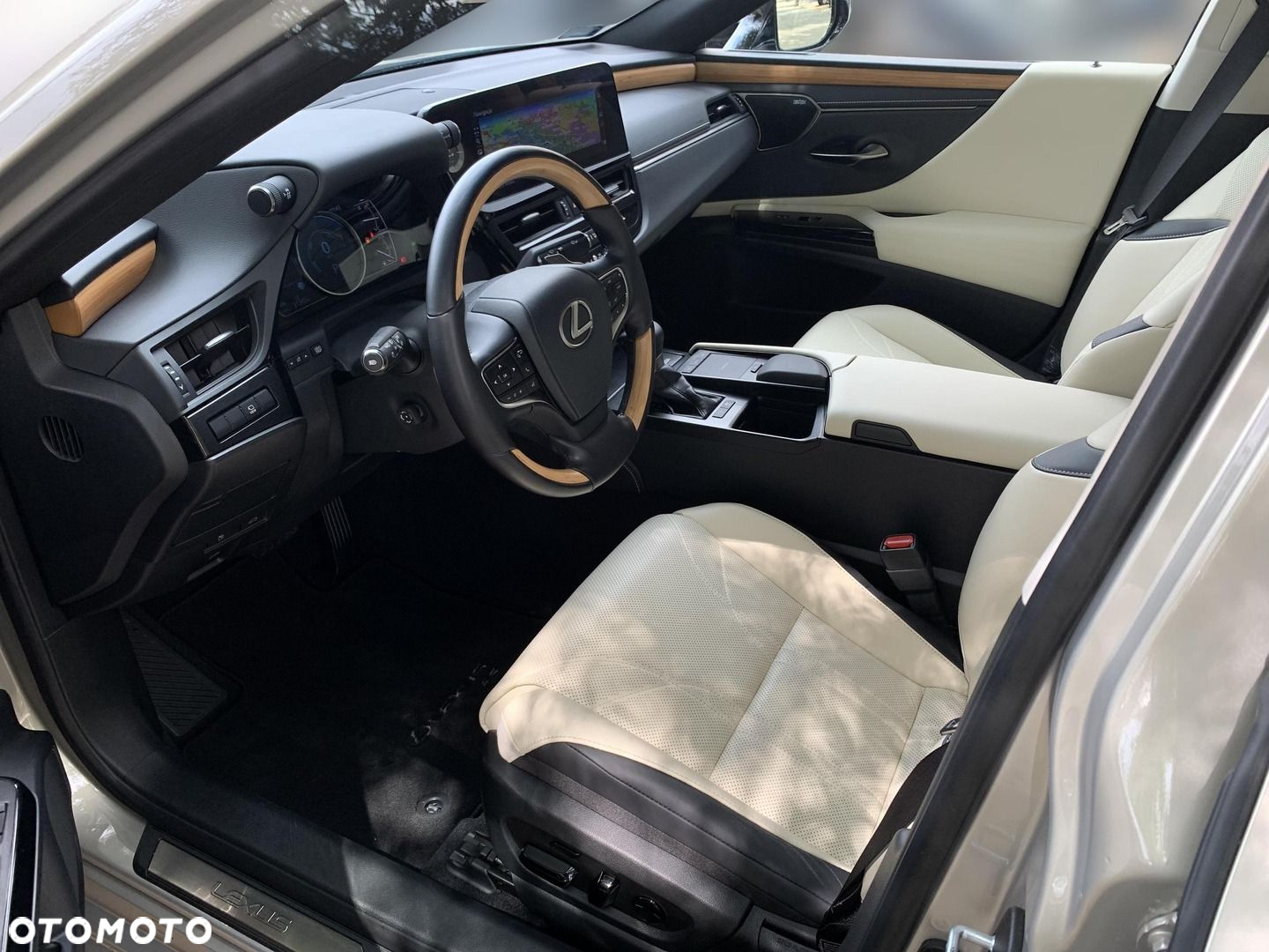 Lexus ES - 11