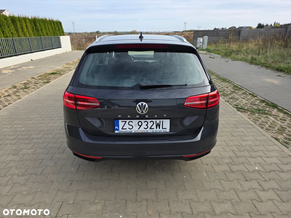 Volkswagen Passat 2.0 TDI (BlueMotion Technology) Highline - 9
