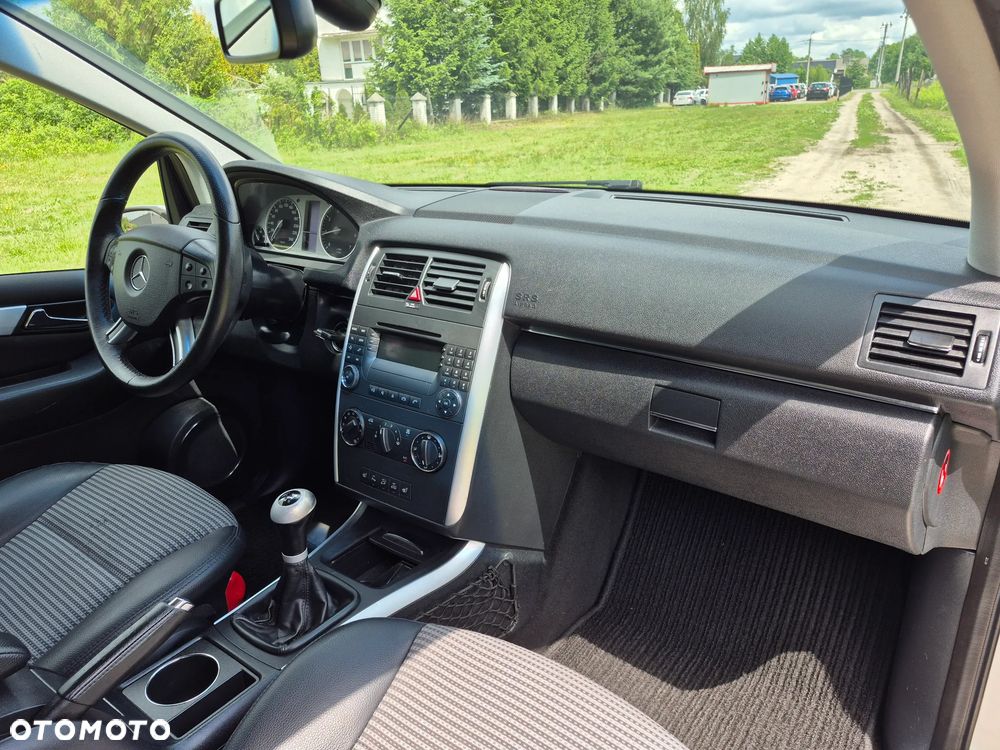 Mercedes-Benz Klasa B 180 BlueEFFICIENCY SPORT EDITION - 11