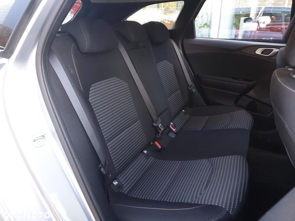 Kia Ceed 1.5 T-GDI M - 25