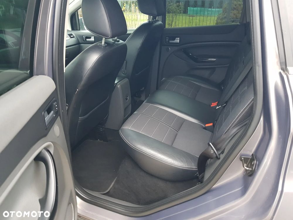 Ford Kuga 2.0 TDCi 2x4 Titanium - 20