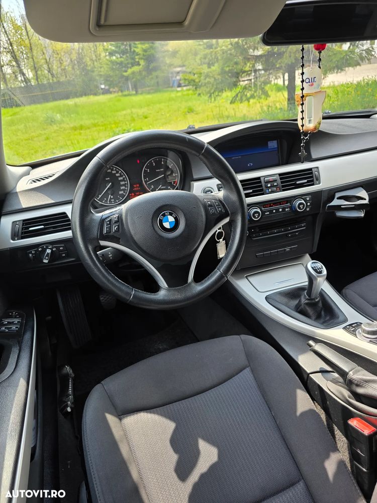 BMW Seria 3 318i Edition Sport - 12