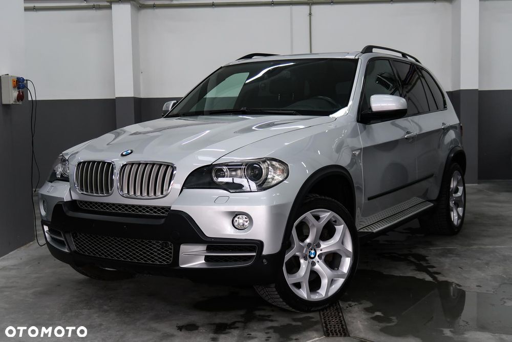 BMW X5 4.8i - 1