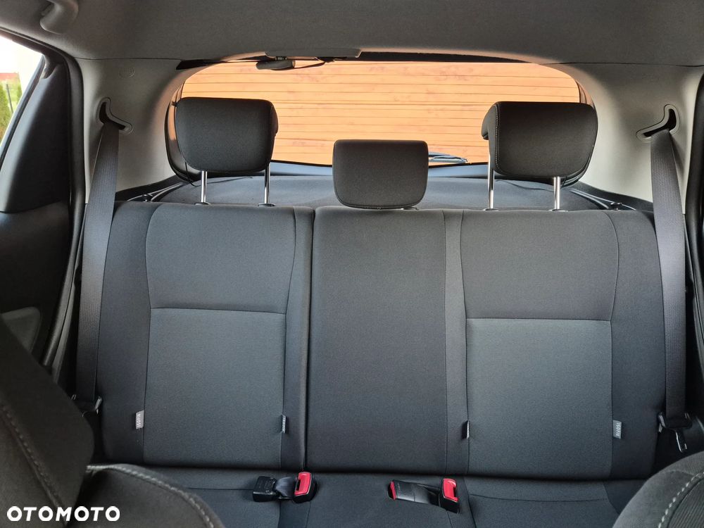 Toyota Yaris 1.33 VVT-i Lounge - 30