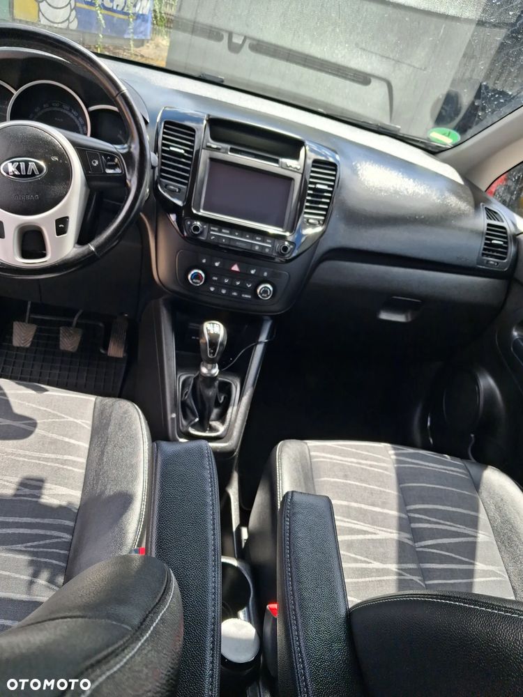 Kia Venga - 16
