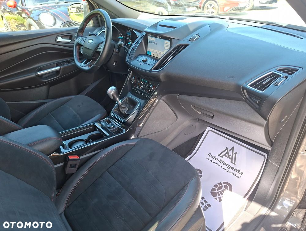 Ford Kuga 2.0 TDCi 2x4 ST-Line - 31