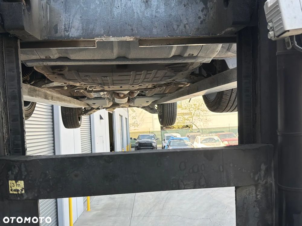 Land Rover Discovery Sport - 37