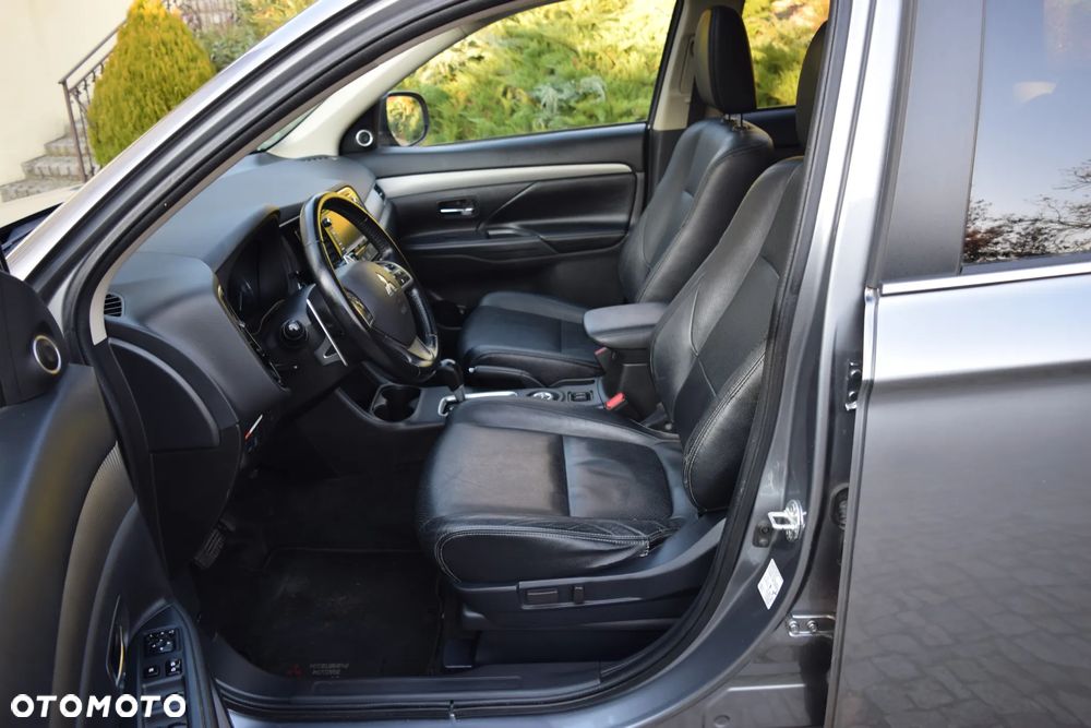 Mitsubishi Outlander 2.2 DID Instyle Navi - 10