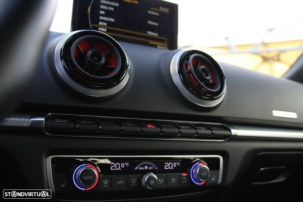 Audi RS3 Sportback 2.5 TFSI quattro S tronic - 13