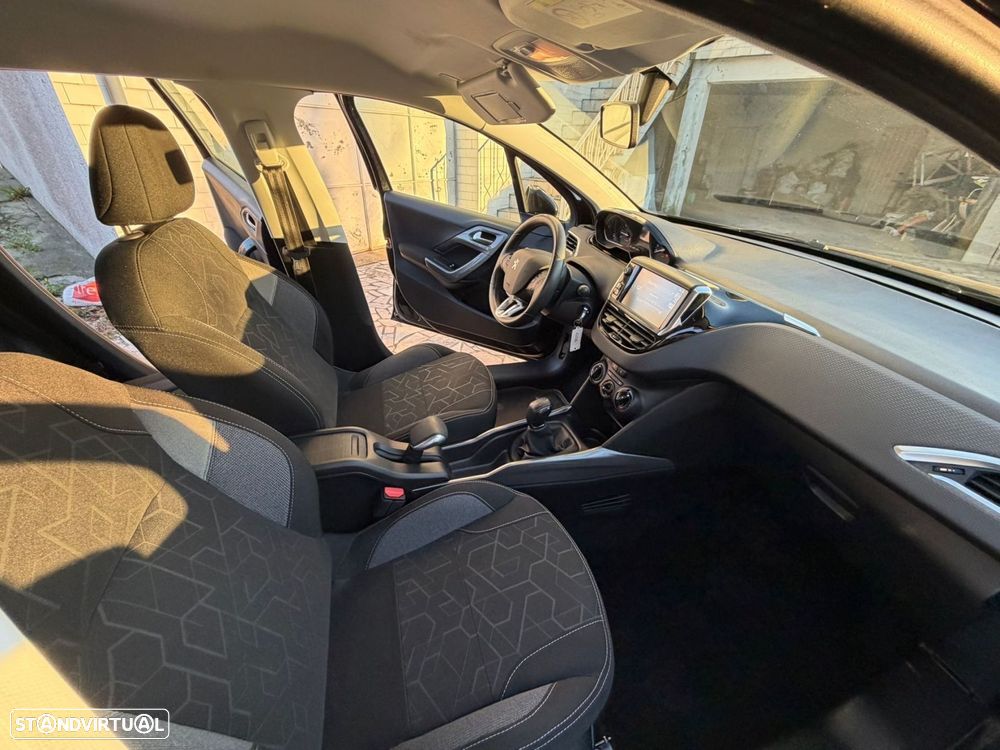 Peugeot 2008 1.2 PureTech Active - 11