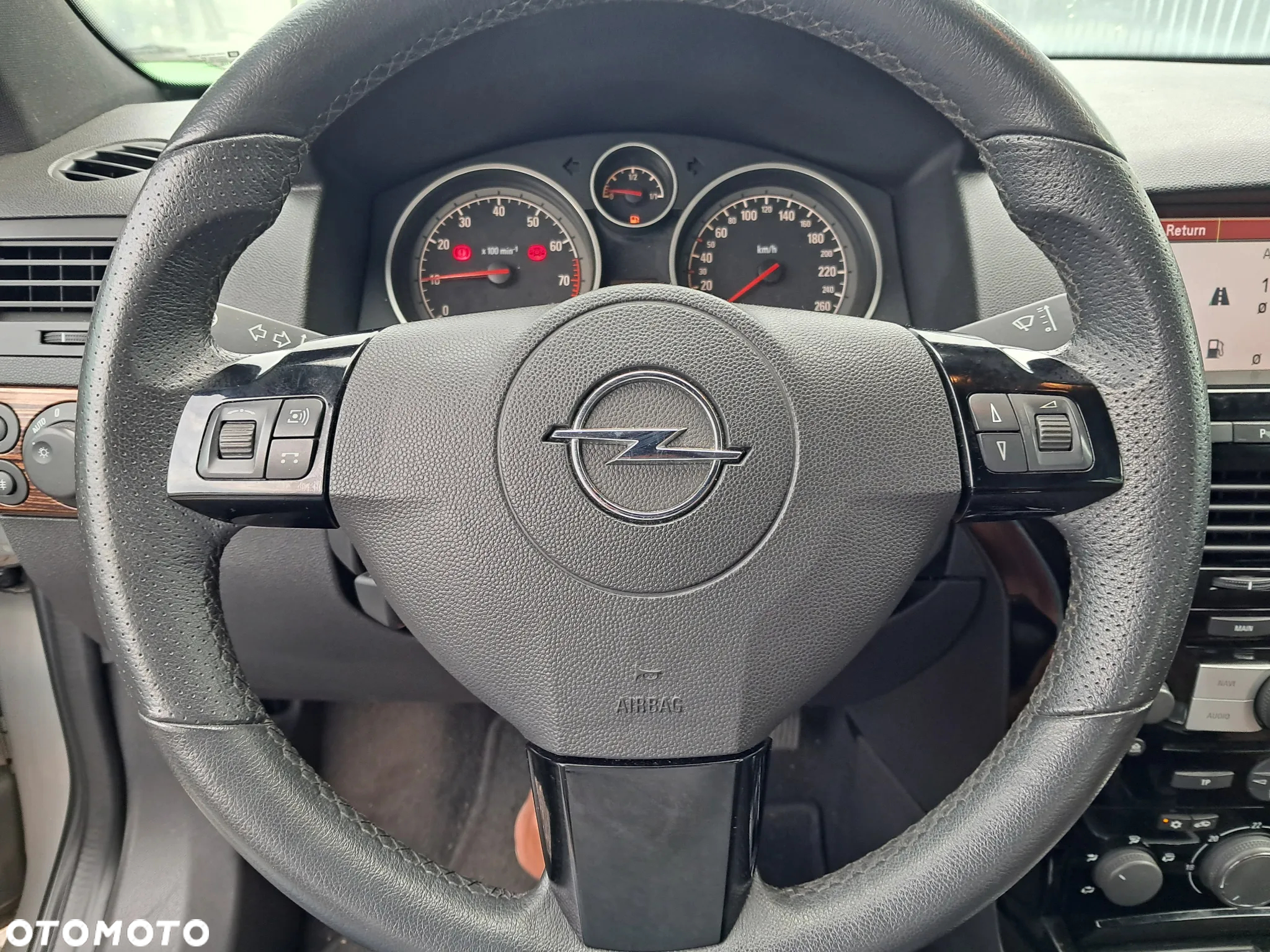 Opel Astra GTC 1.8 Automatik NAVI - 3