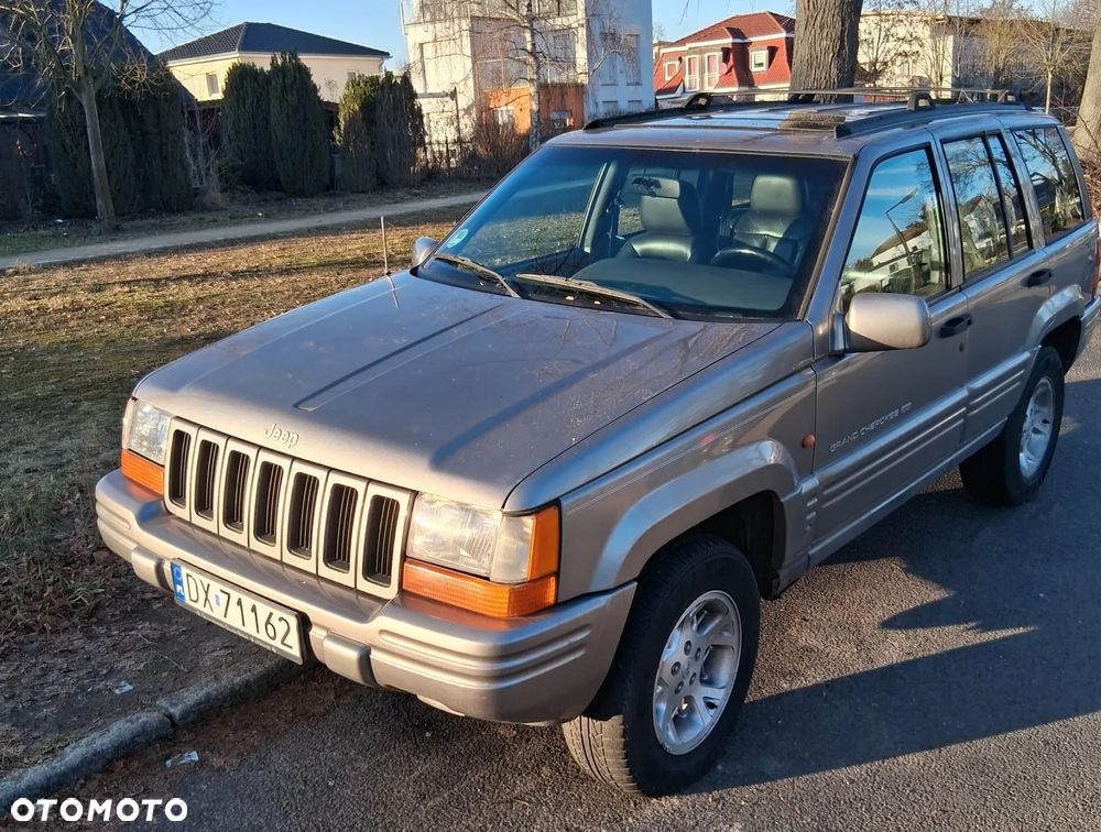 Jeep Grand Cherokee - 1
