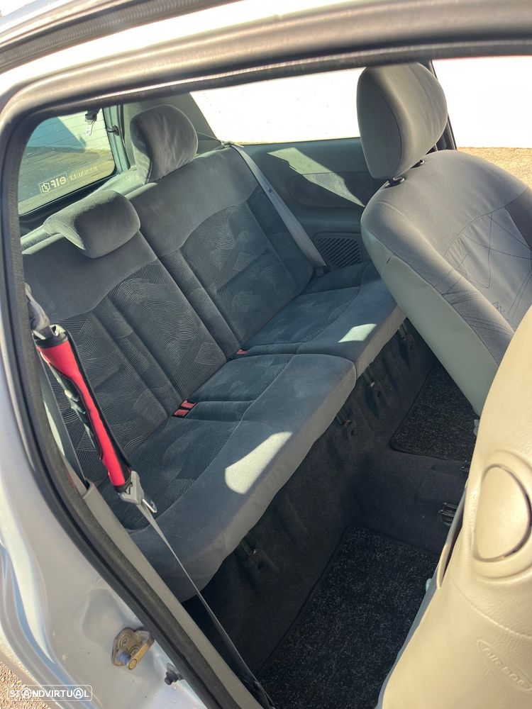 Renault Clio 1.2 RXE - 4