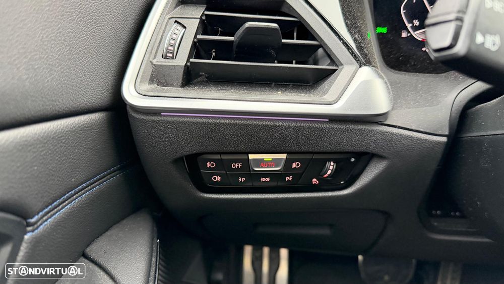 BMW 330 e Touring Pack Desportivo M Auto - 11