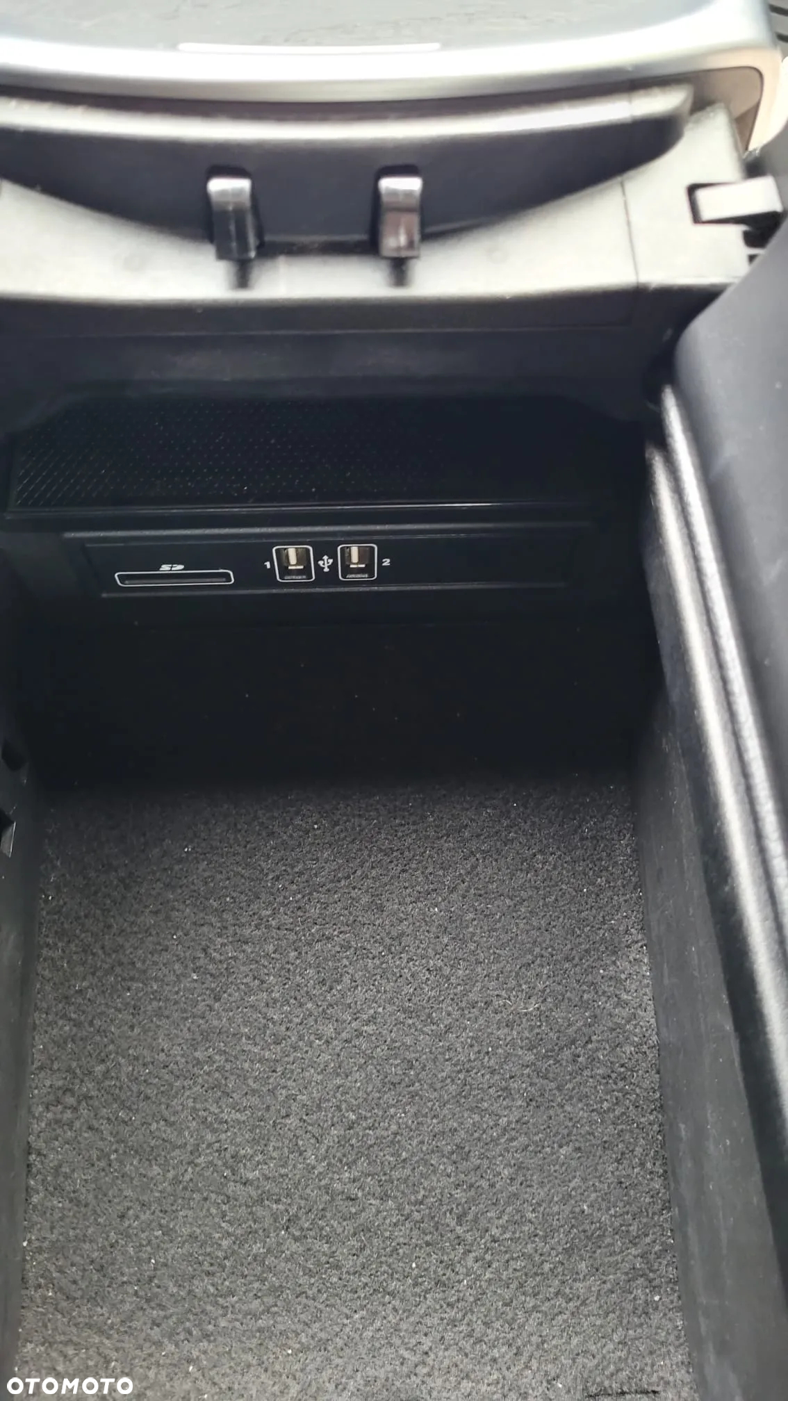 Mercedes-Benz Klasa C 300 4Matic 9G-TRONIC AMG Line - 32