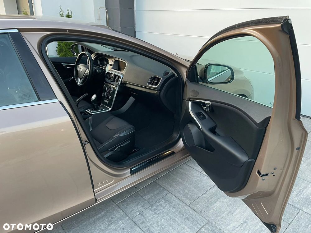 Volvo V40 D2 Summum - 22