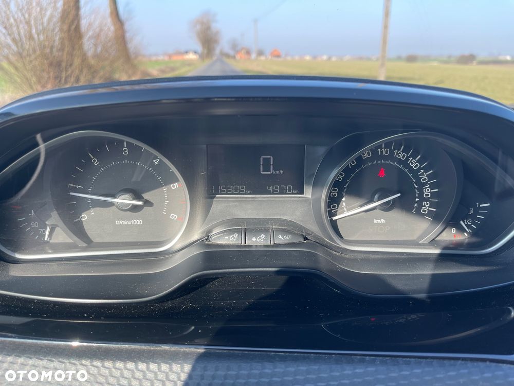 Peugeot 2008 BlueHDi 100 STOP & START Signature - 12