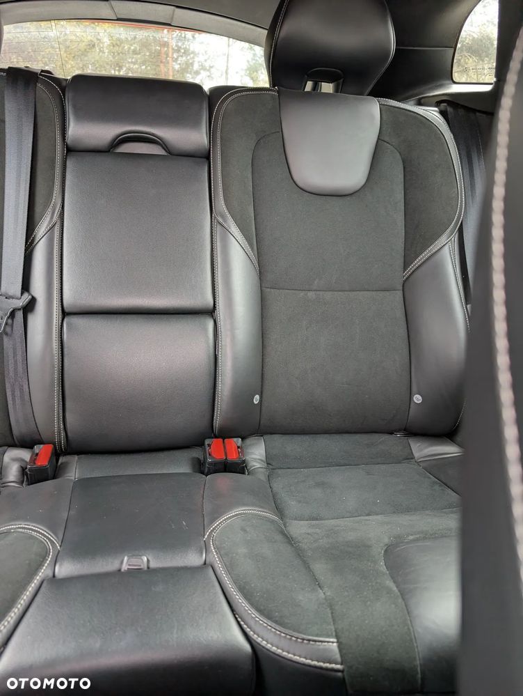 Volvo V40 D3 R-Design - 10