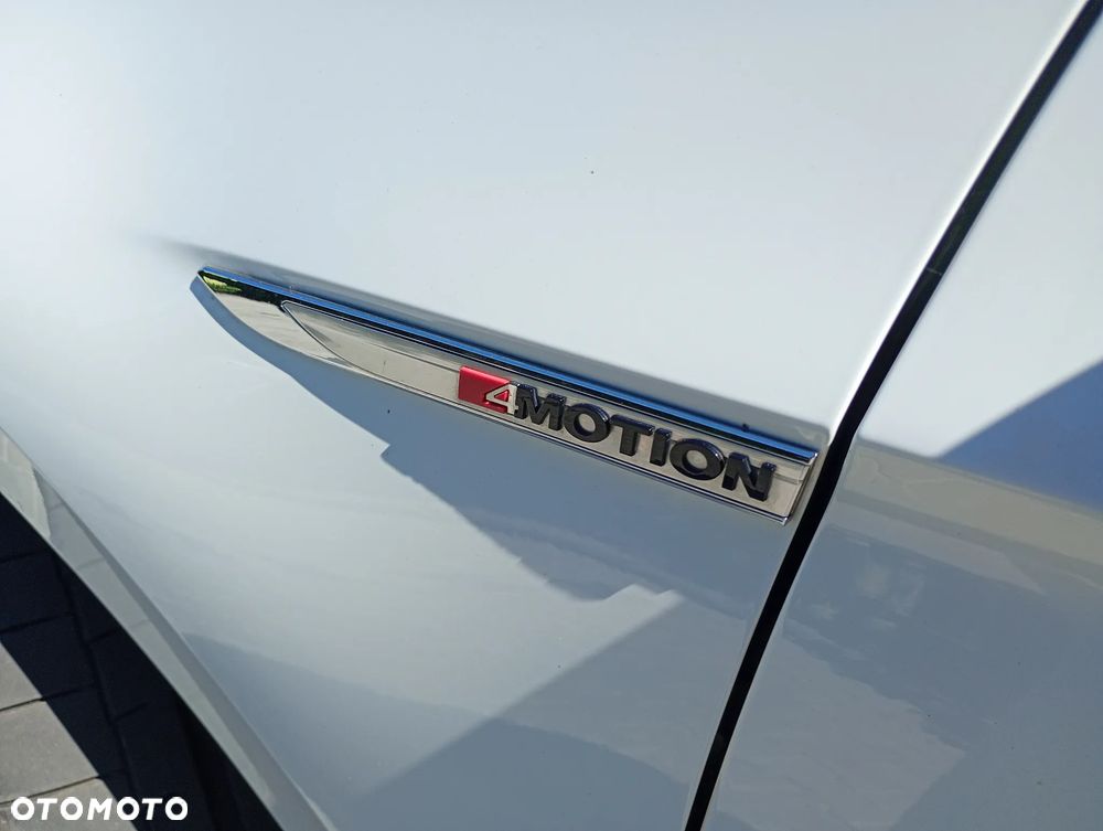 Volkswagen Passat 2.0 TDI Bi-Turbo BMT 4Mot Highline DSG - 11