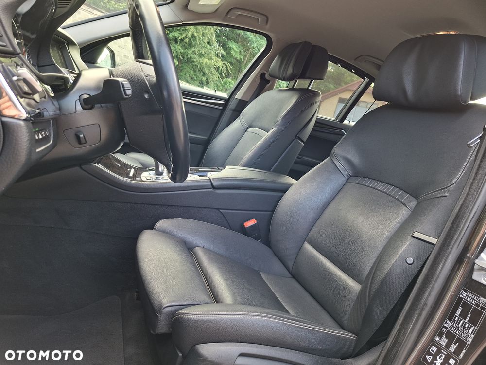 BMW Seria 5 520d xDrive Luxury Line - 24