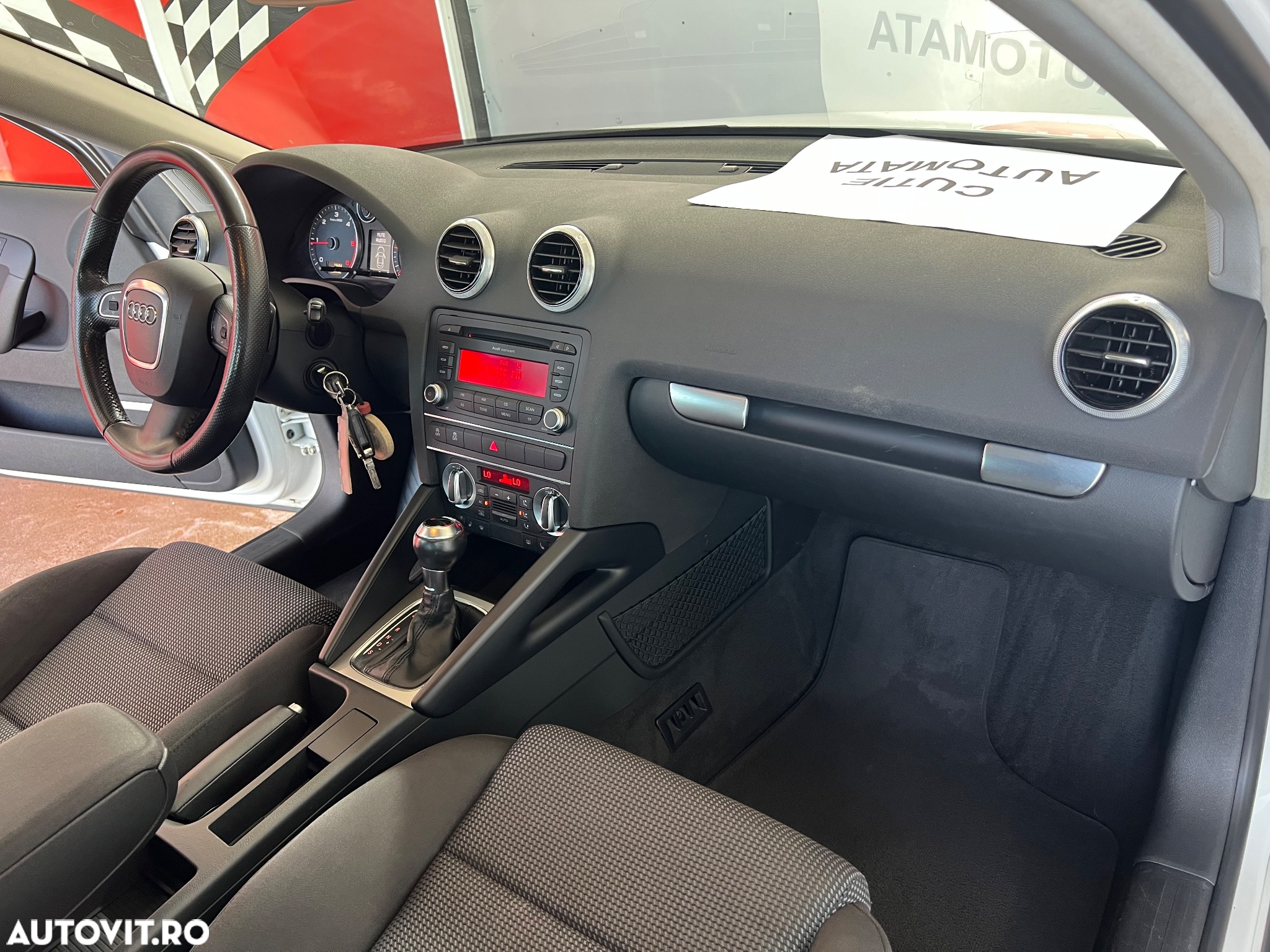 Audi A3 1.6 TDI Sportback S tronic Attraction - 8
