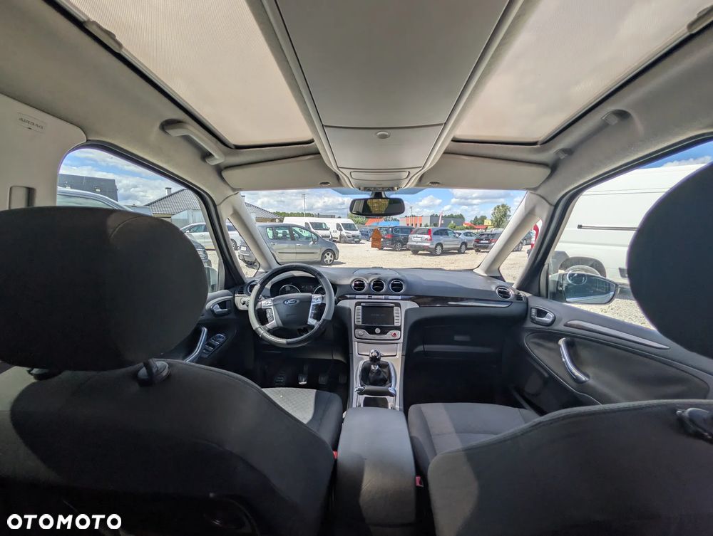 Ford Galaxy 2.2 TDCi Ghia - 16