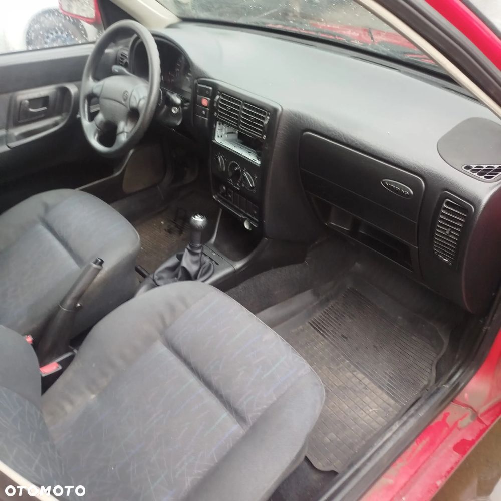 Volkswagen Polo Classic na części . - 5