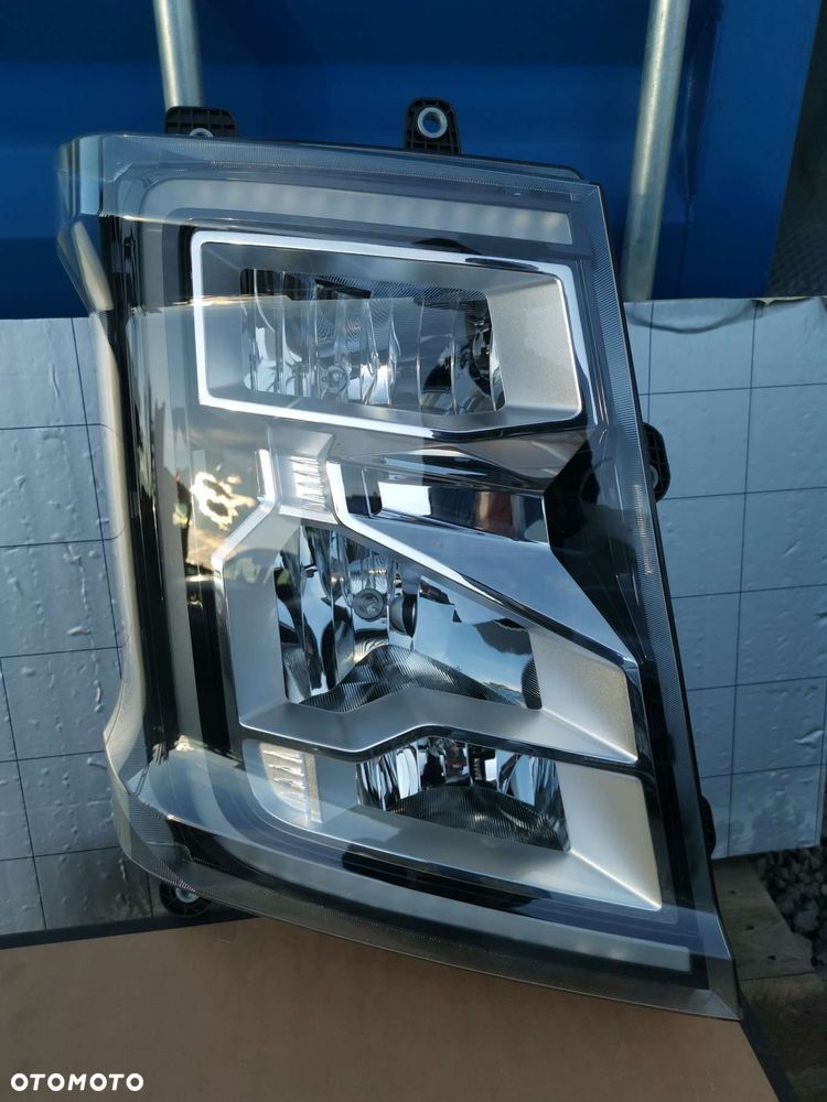 T418577 reflektor lampa przód Ford F-Max - 2