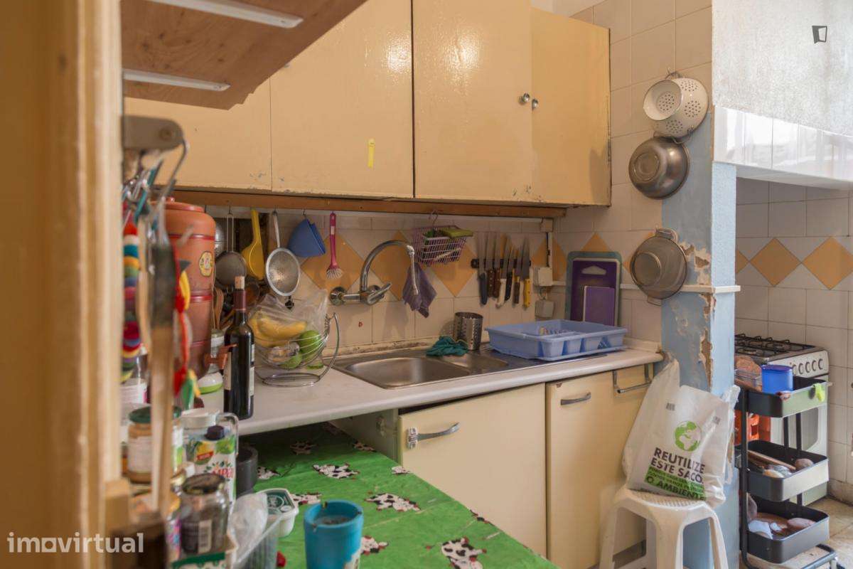 Quarto - localizado em Intendente Lisbon - Grande imagem: 5/23