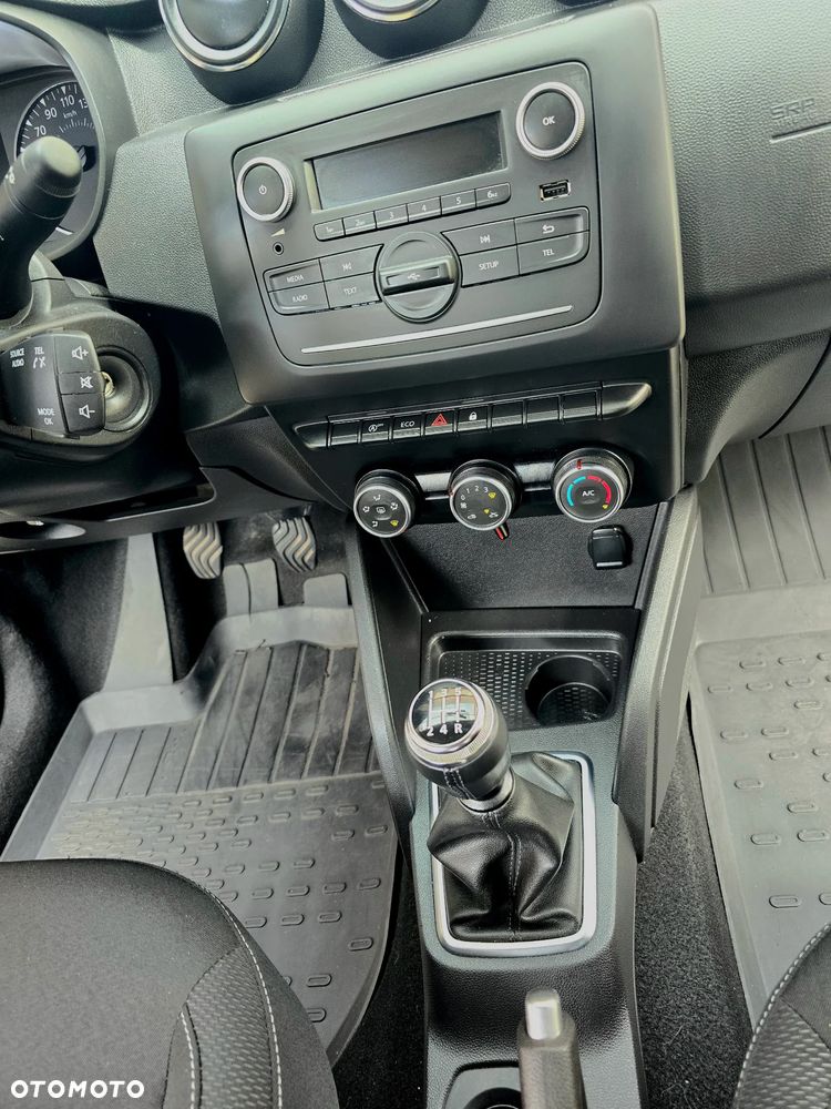 Dacia Duster 1.6 SCe Laureate S&S - 4