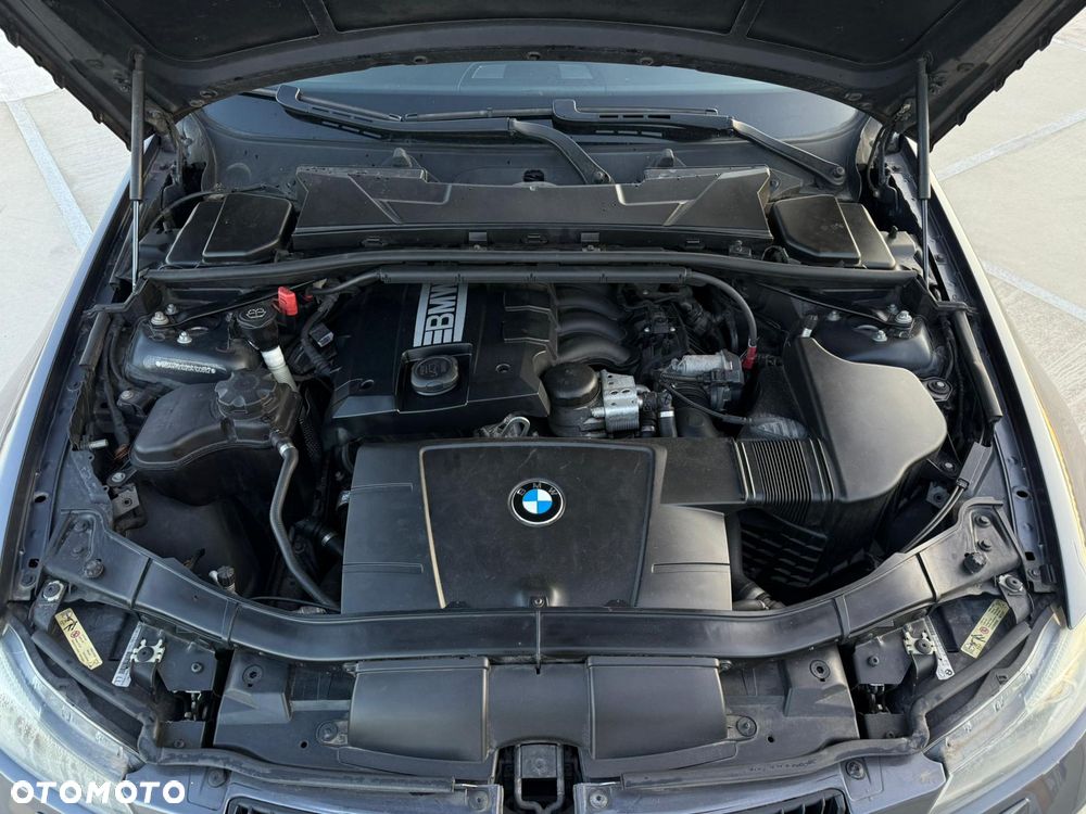 BMW Seria 3 320i - 22