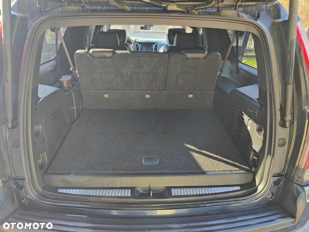 Cadillac Escalade - 22