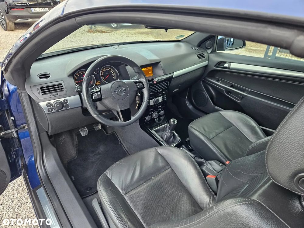 Opel Astra 1.8 Cosmo - 26