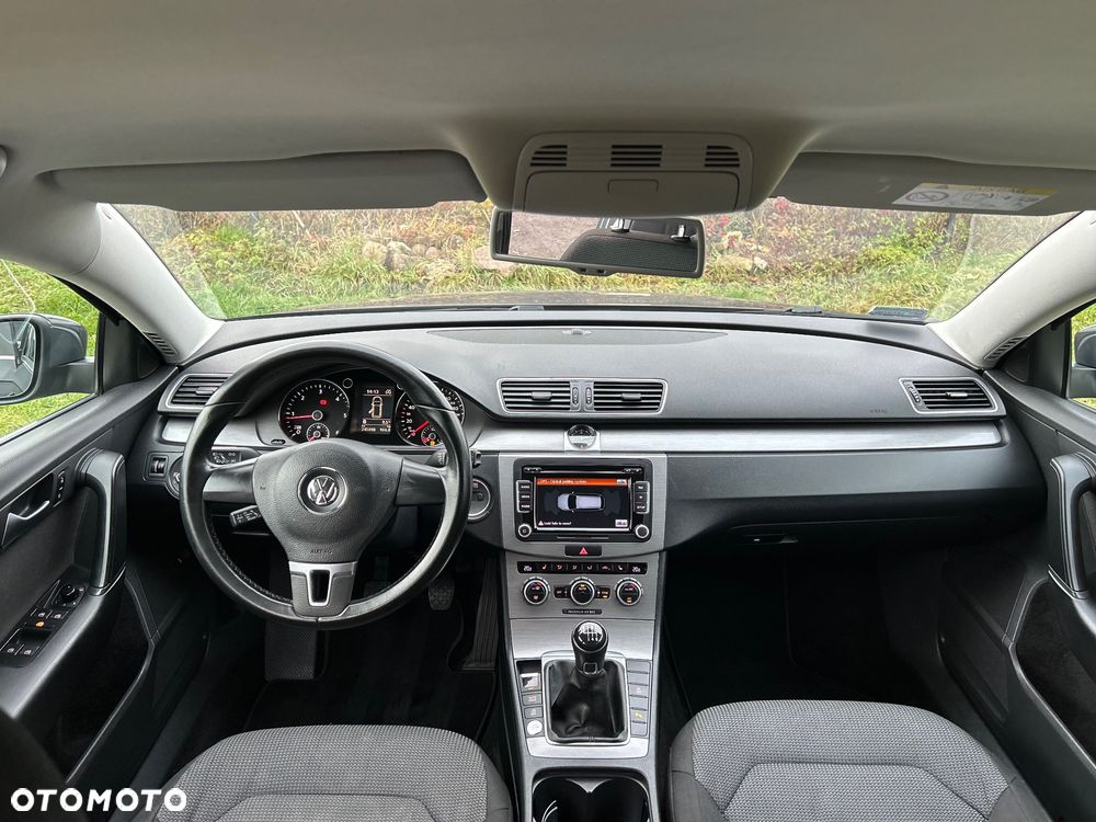 Volkswagen Passat 1.6 TDI DPF BlueMot Highline - 34