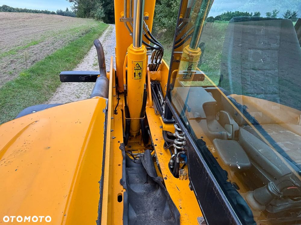 JCB - 9