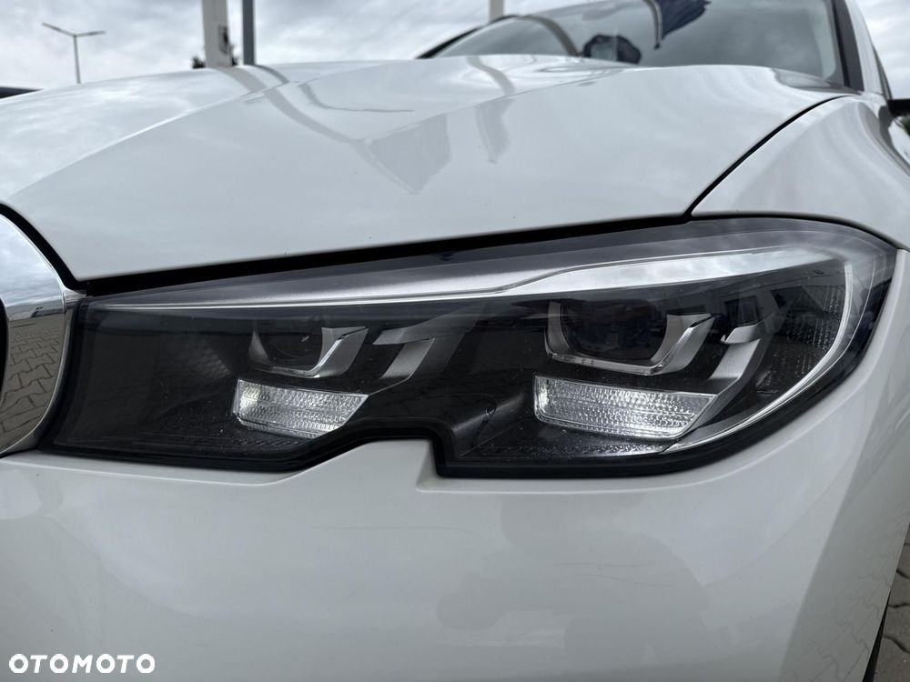 BMW Seria 3 318i Advantage - 25