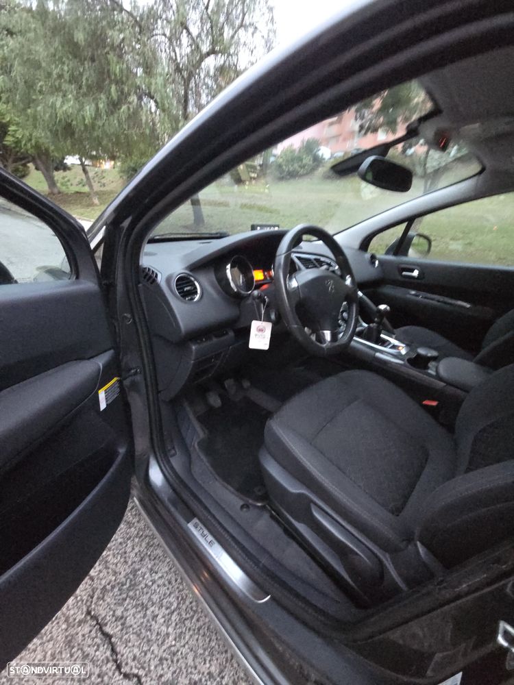 Peugeot 3008 1.6 HDi Style - 18