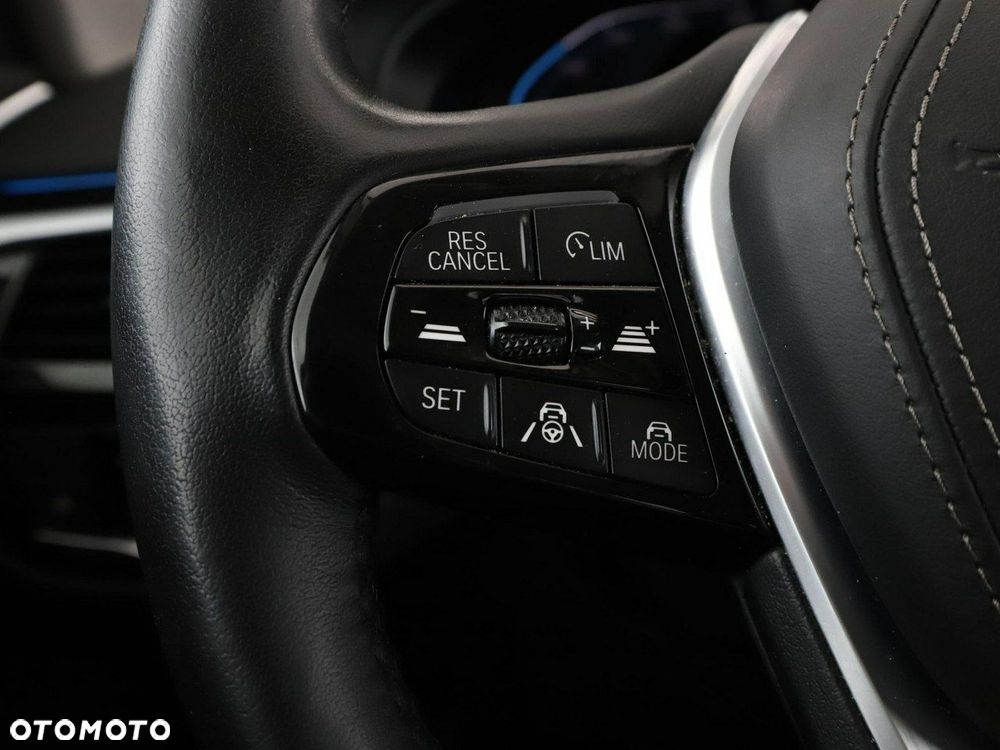 BMW Seria 5 520e Luxury Line - 34