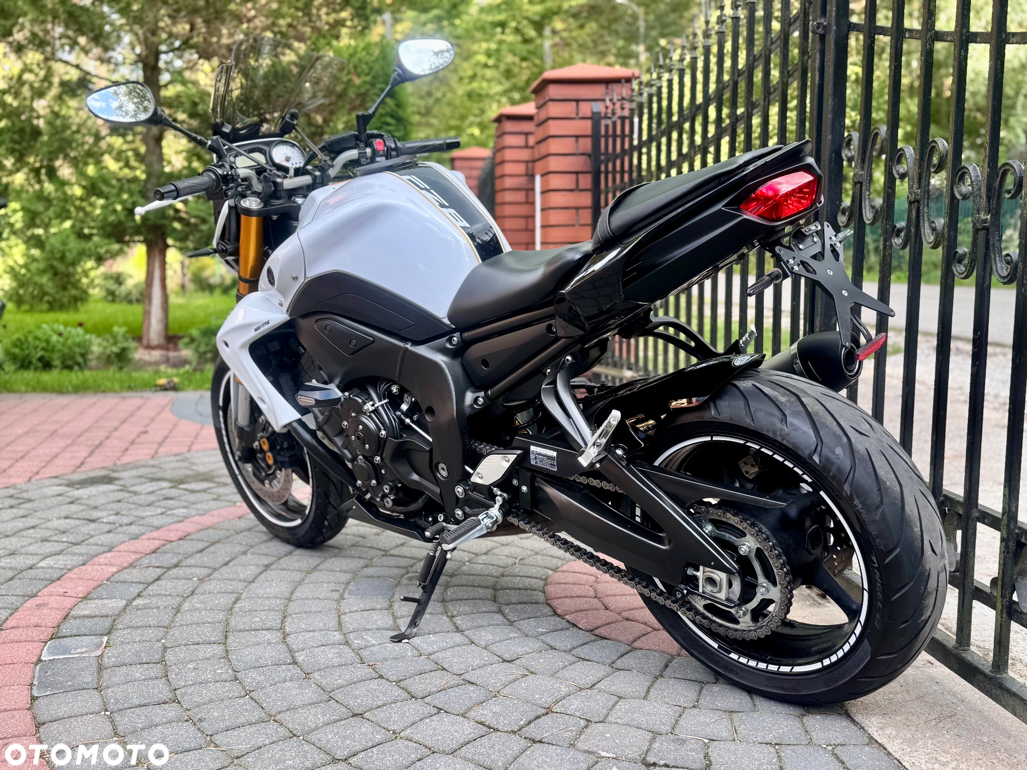 Yamaha FZ8 - 8