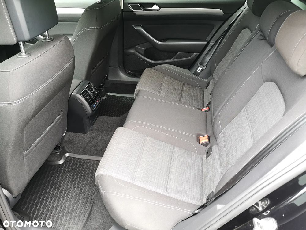 Volkswagen Passat 2.0 TDI Business DSG - 25