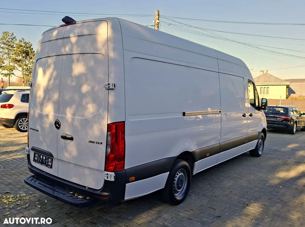Mercedes-Benz Sprinter - 4