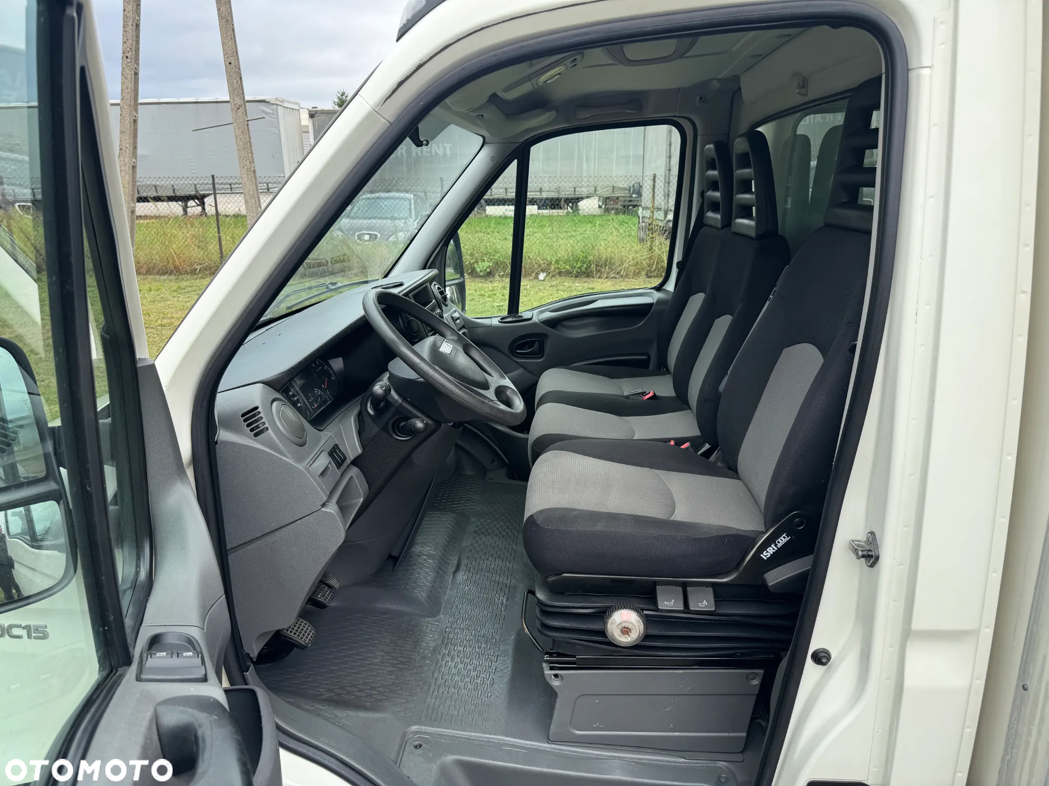 Iveco 35C15 * 3.0 / 150KM * Kontener / Rama * Koła bliźniacze * Rozstaw osi: 4.1m * - 21
