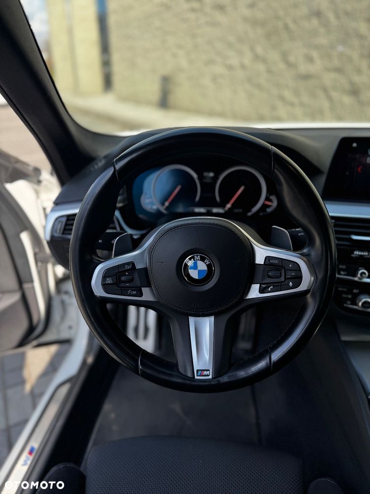 BMW Seria 5 520d xDrive M Sport sport - 10