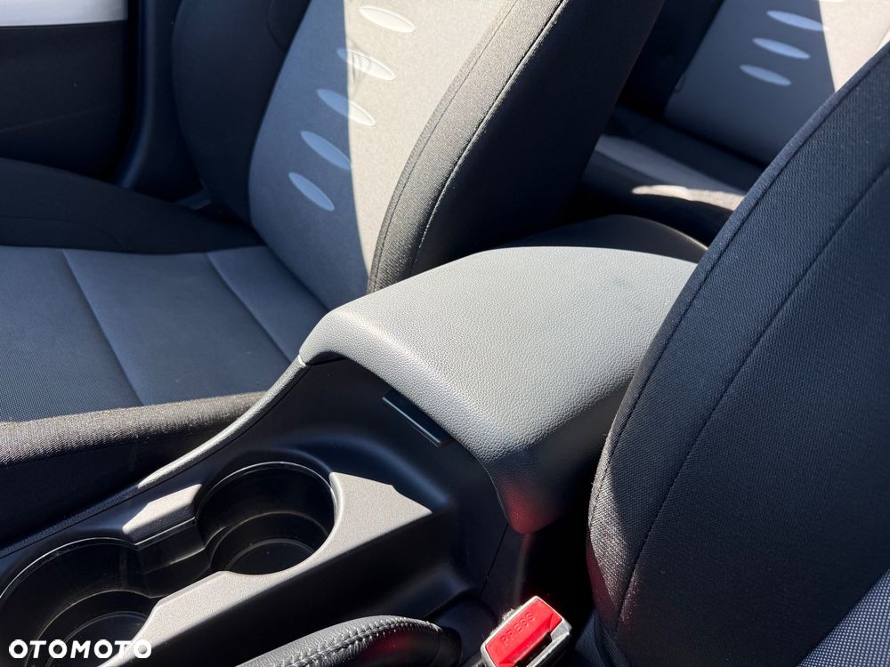 Kia Ceed 1.4 Business Line - 25