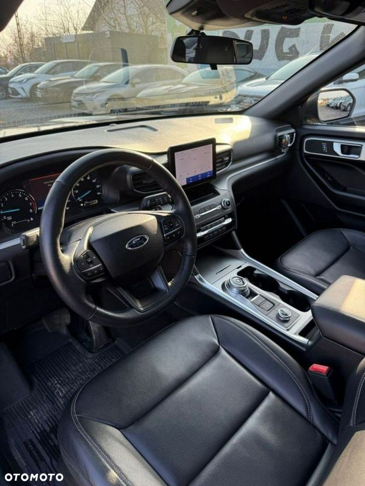 Ford Explorer - 22
