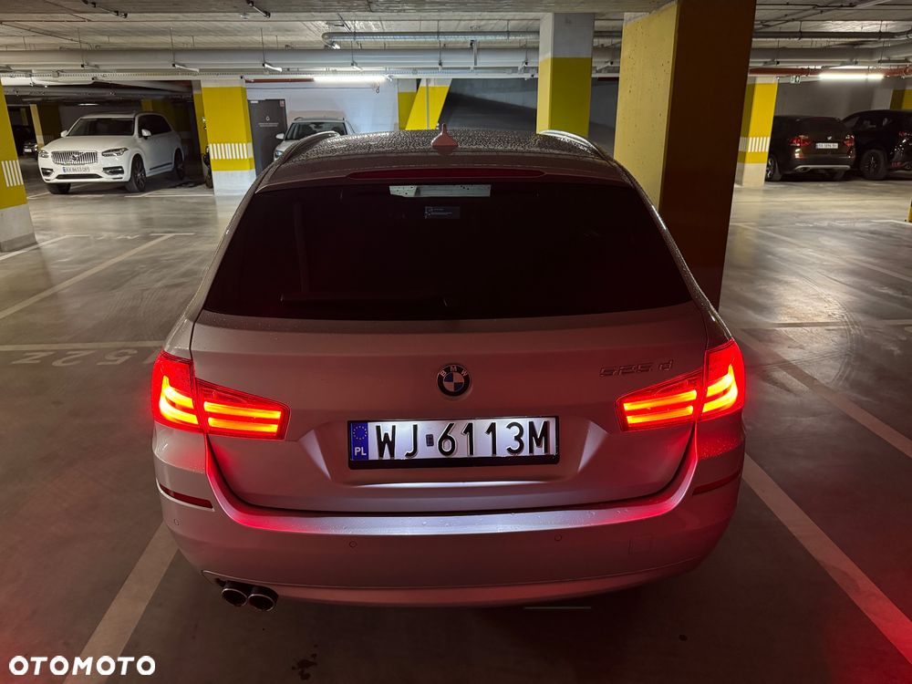 BMW Seria 5 525d Luxury Line - 36